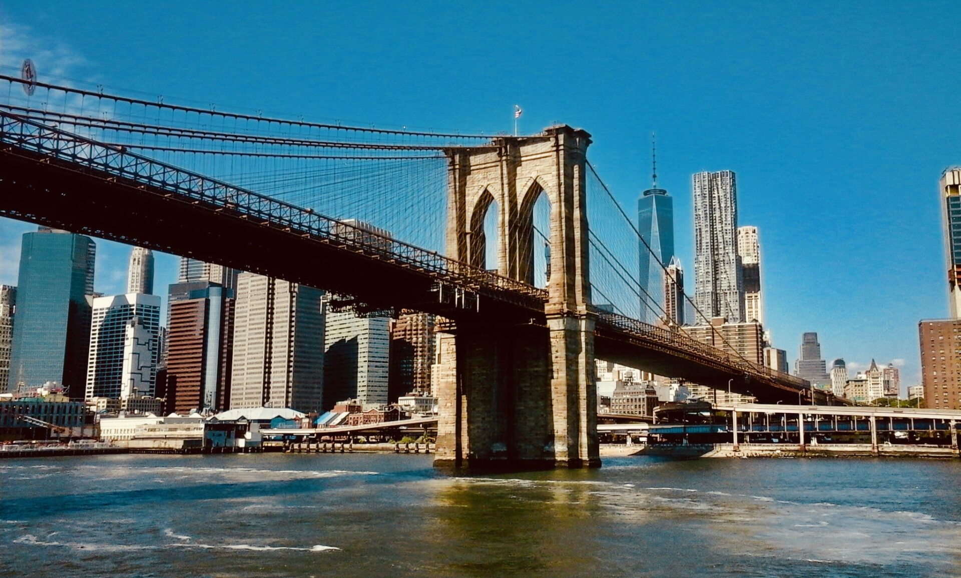 Pont de Brooklyn : La traversée du célèbre pont de New York